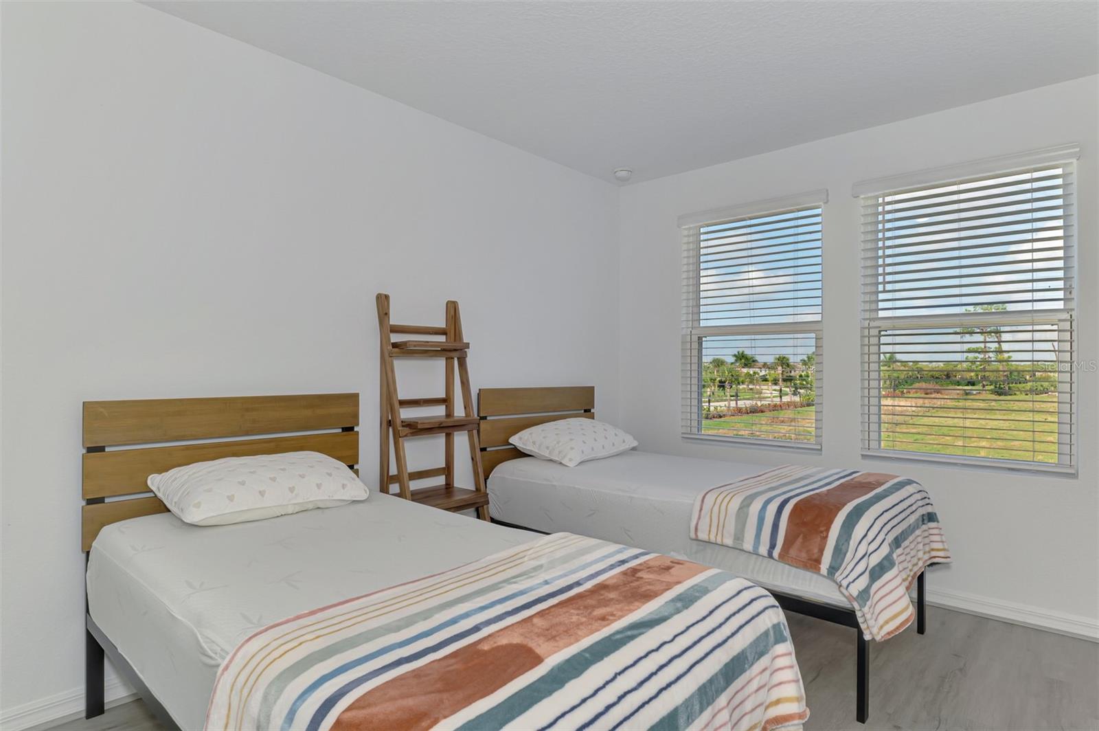 SKYE RANCH NBRHD 2 TWNHMS NORT - Residential