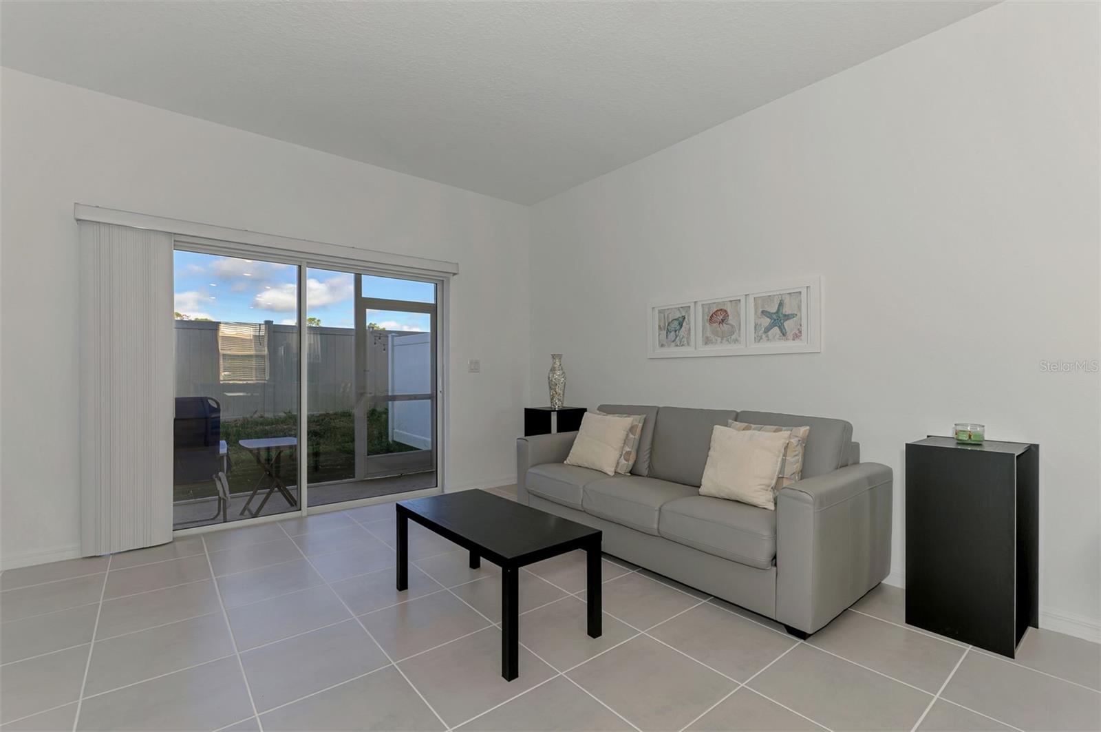 SKYE RANCH NBRHD 2 TWNHMS NORT - Residential