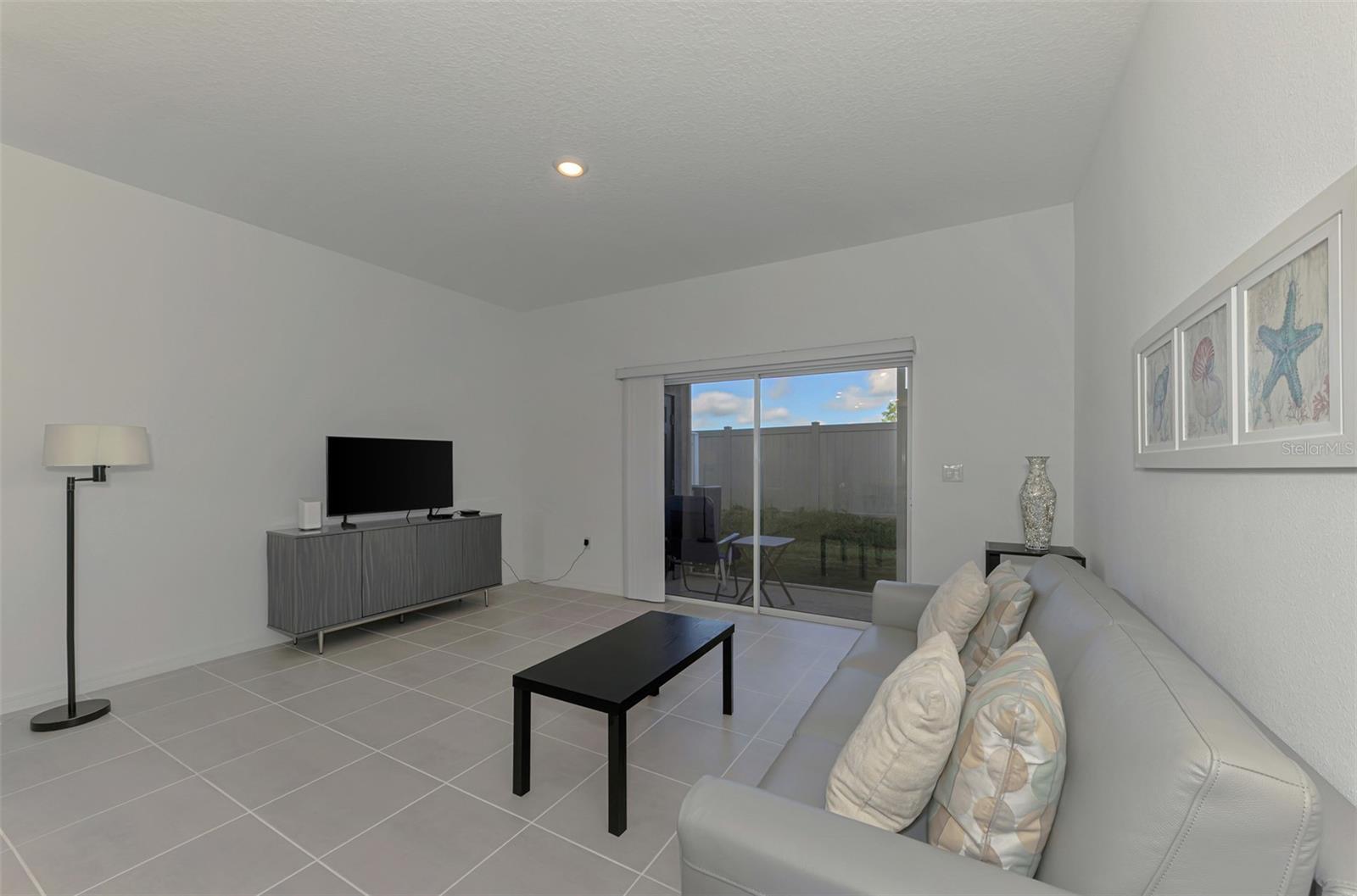 SKYE RANCH NBRHD 2 TWNHMS NORT - Residential