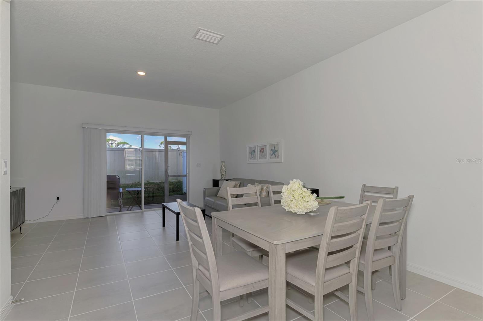 SKYE RANCH NBRHD 2 TWNHMS NORT - Residential