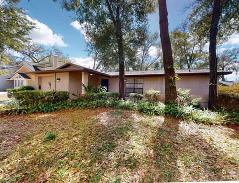 Photo of 7113 Lauder Place, Tampa, FL 33617 (MLS # TB8481544)