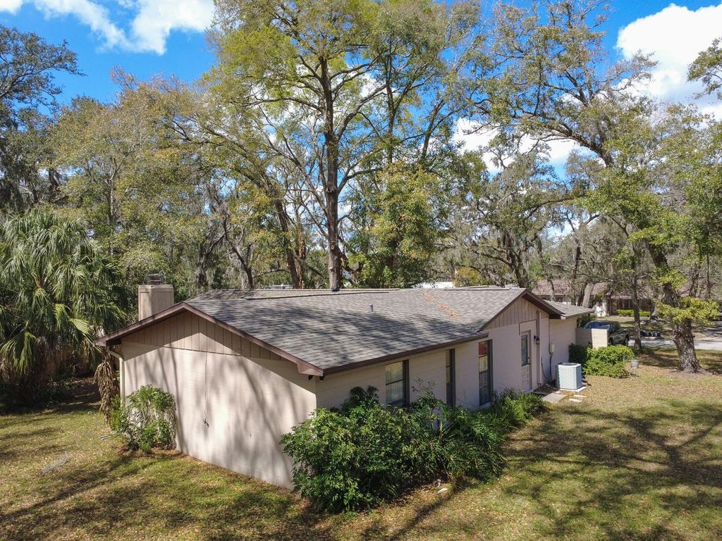 Photo of 7113 Lauder Place, Tampa, FL 33617 (MLS # TB8481544)