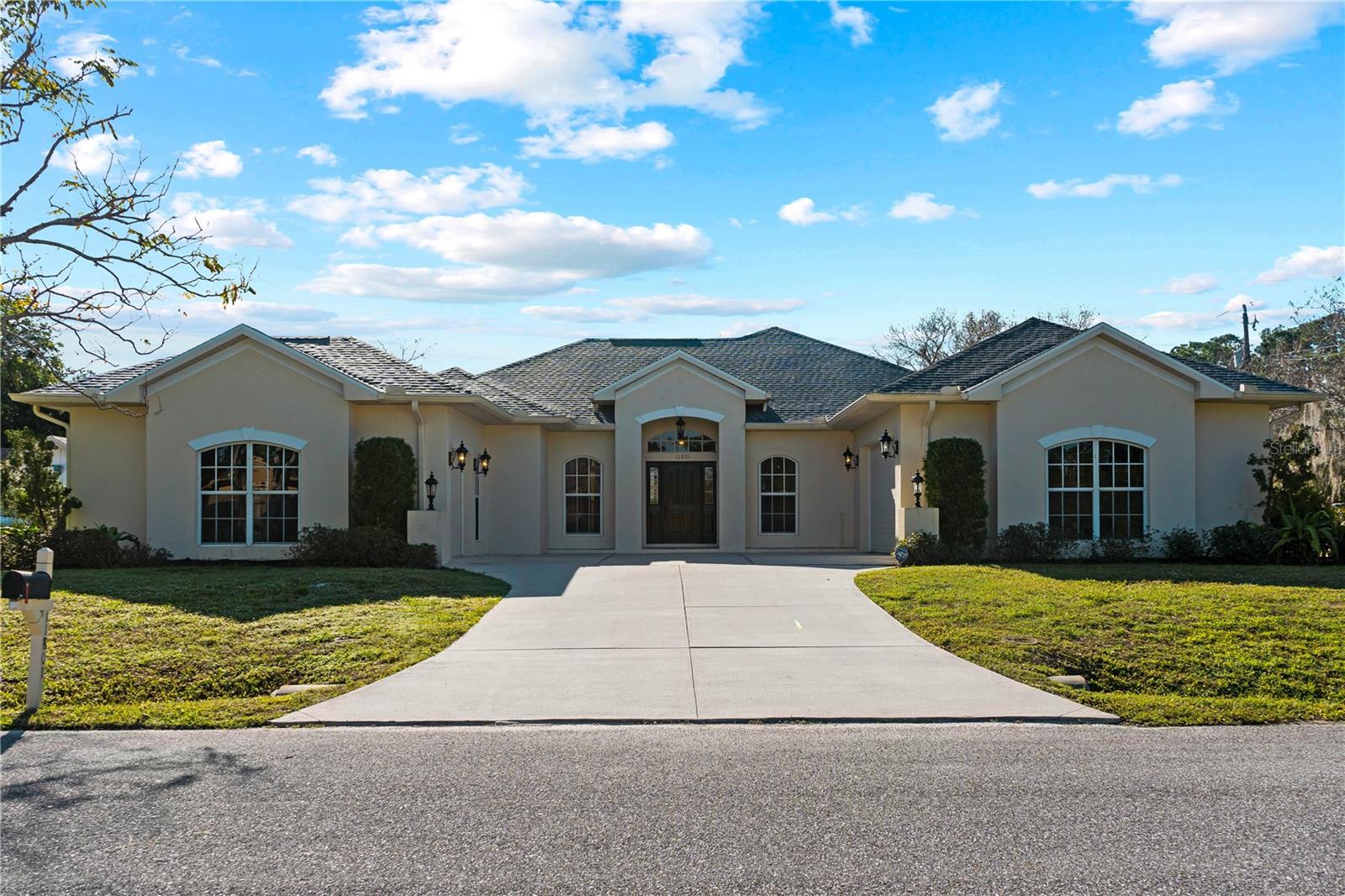 11801 DE HERREDA DRIVE