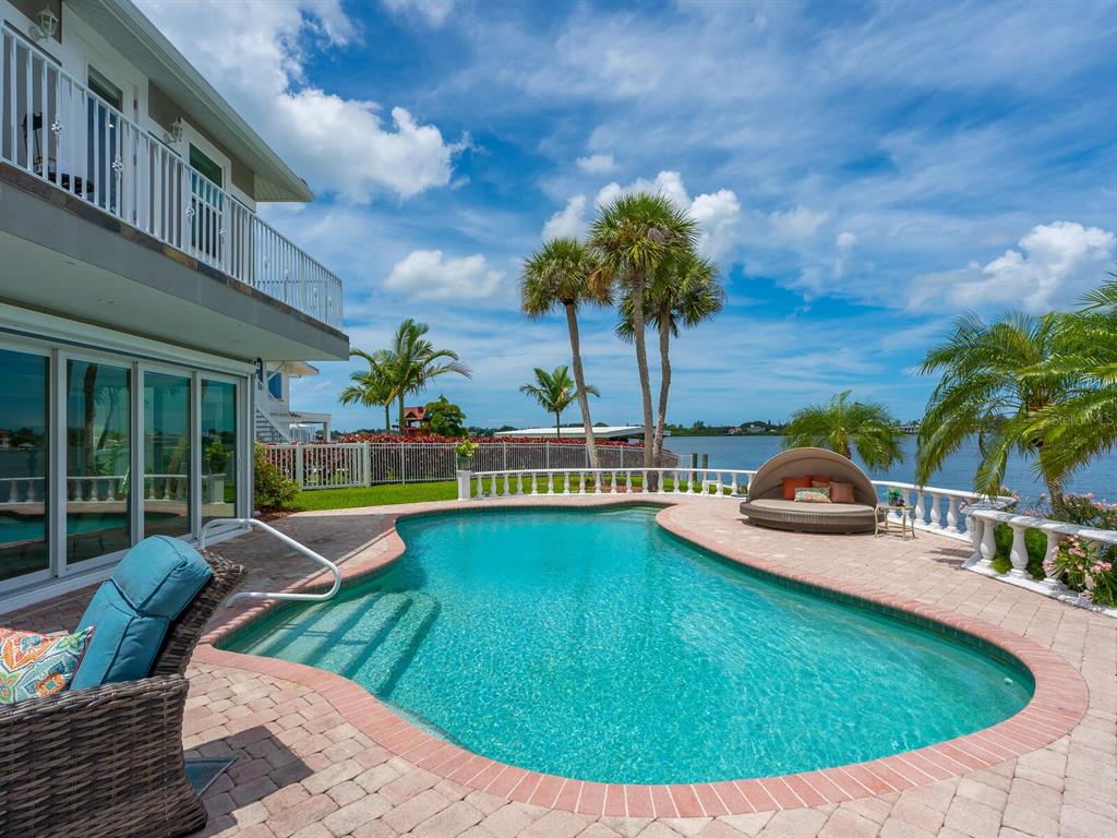 SOUTHPOINTE SHORES - Residential