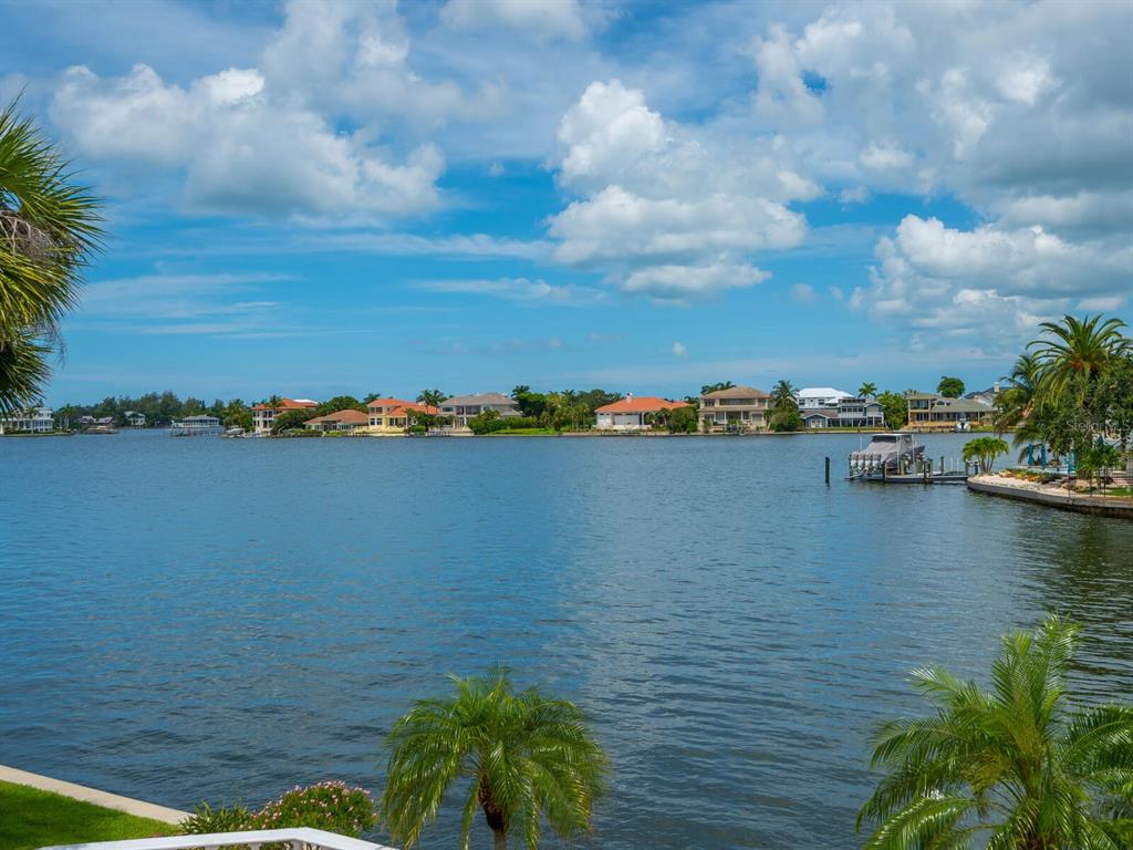SOUTHPOINTE SHORES - Residential