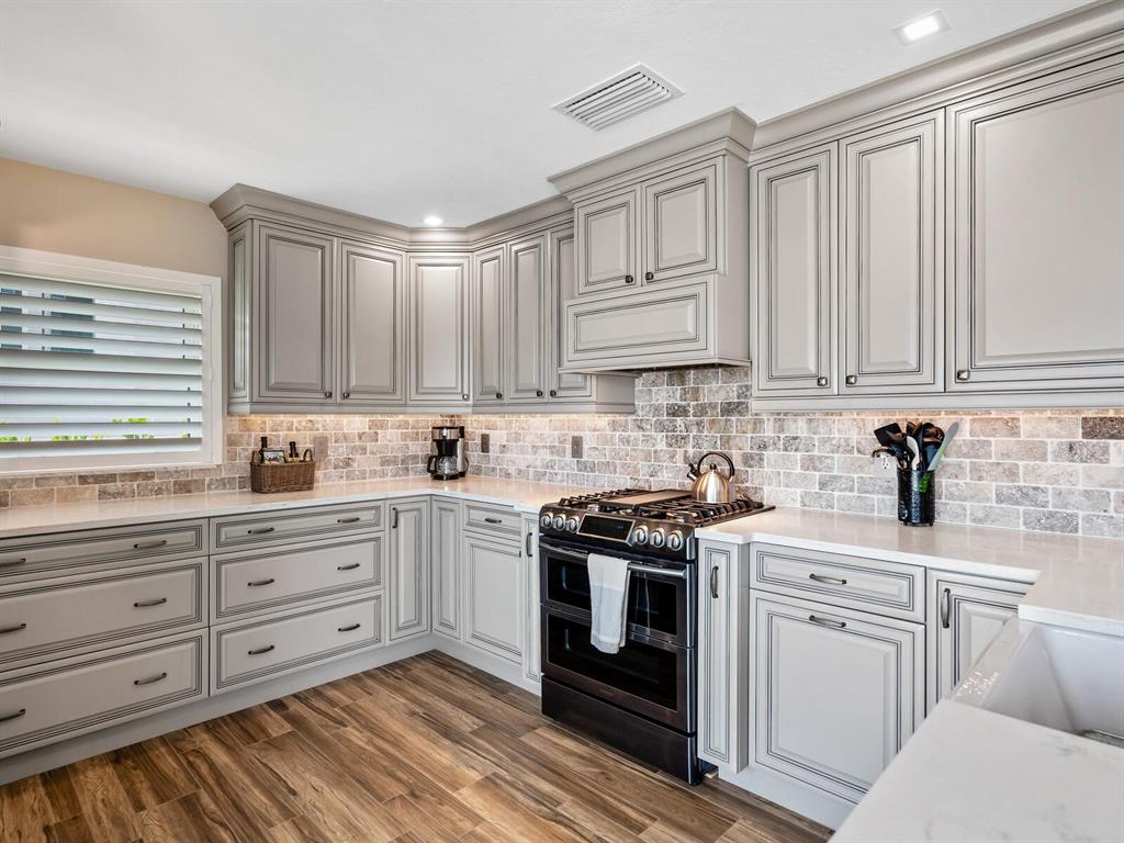 SOUTHPOINTE SHORES - Residential