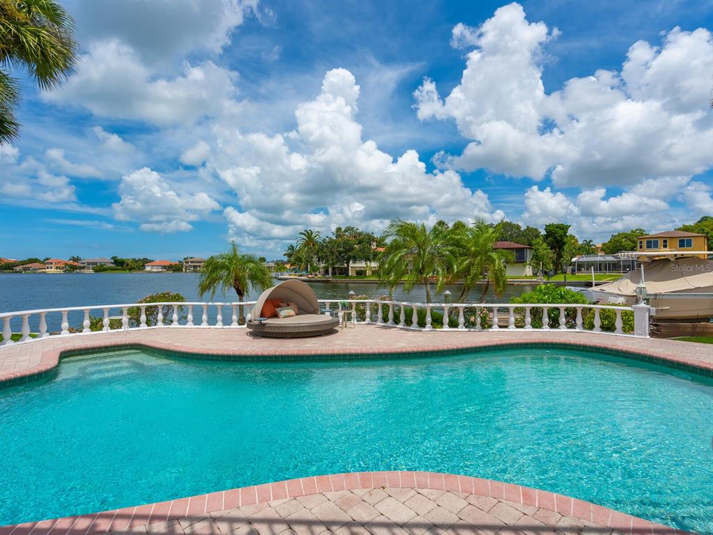 SOUTHPOINTE SHORES - Residential