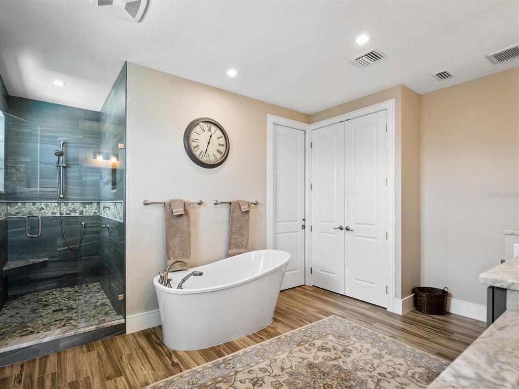 SOUTHPOINTE SHORES - Residential