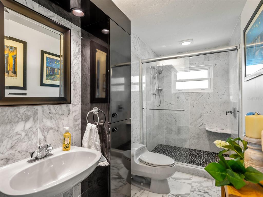 SOUTHPOINTE SHORES - Residential