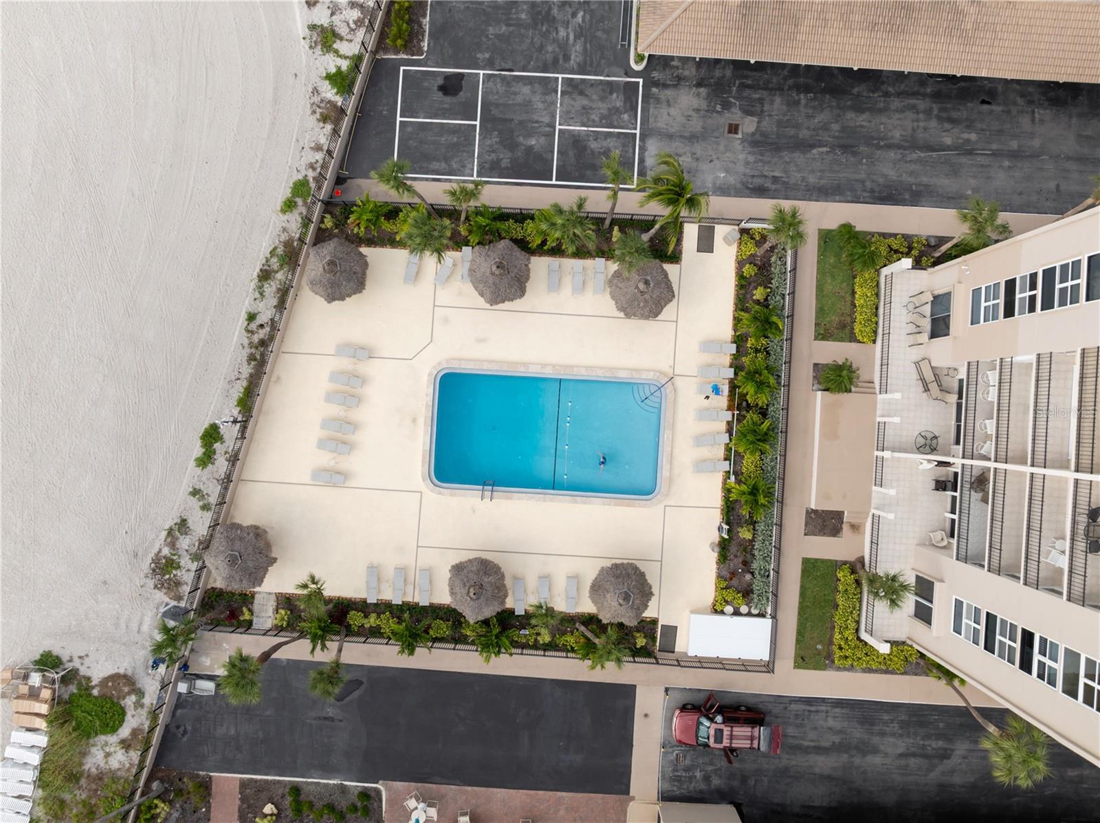 LIDO BEACH CLUB - Residential