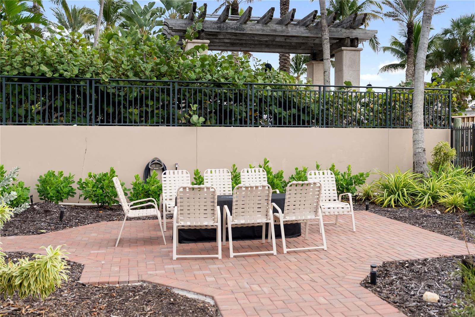 LIDO BEACH CLUB - Residential