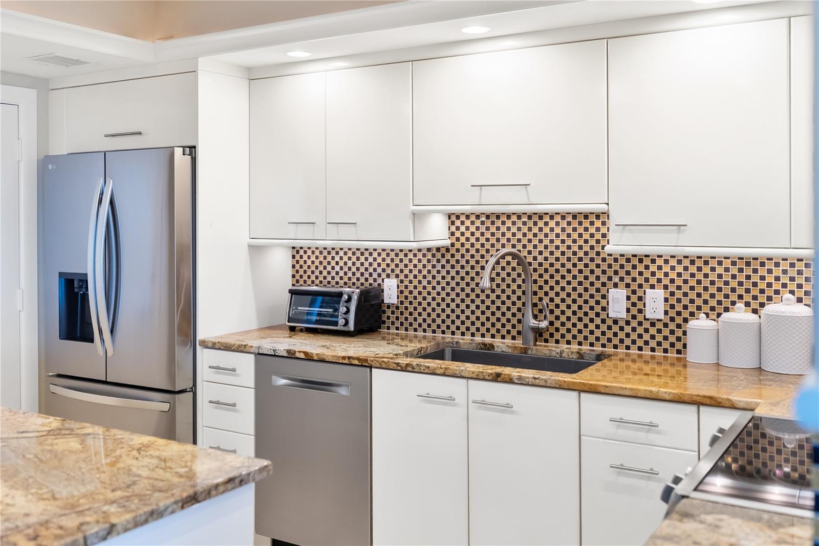 LIDO BEACH CLUB - Residential