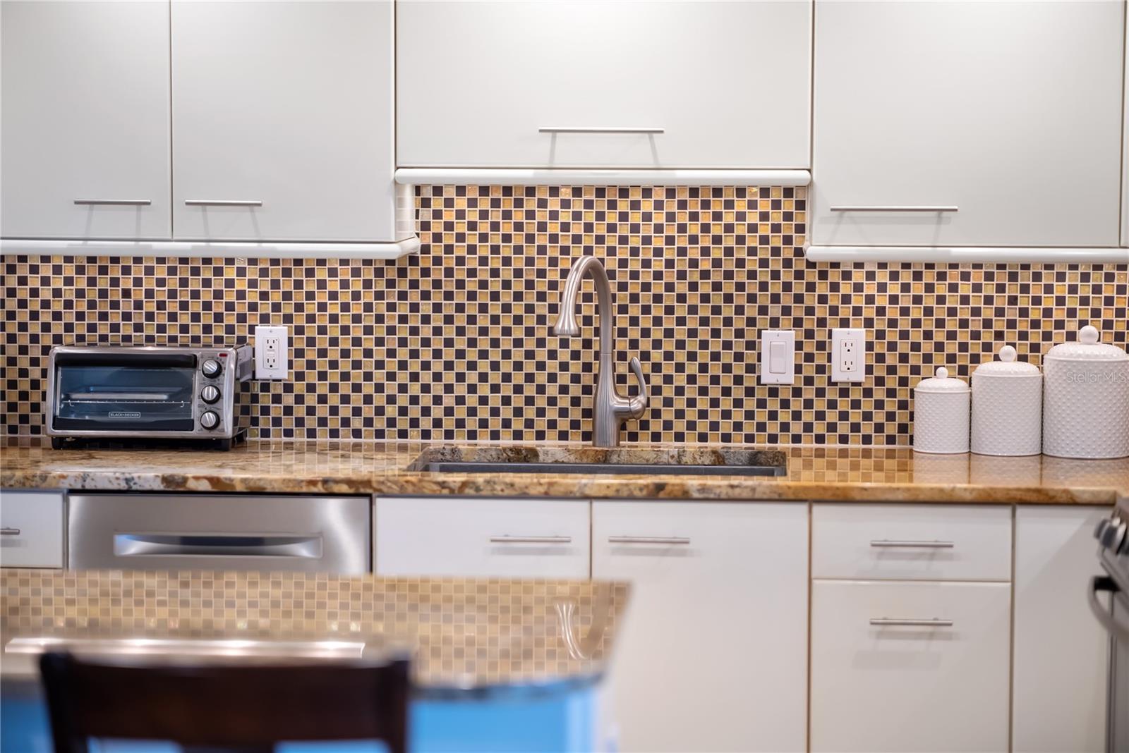 LIDO BEACH CLUB - Residential