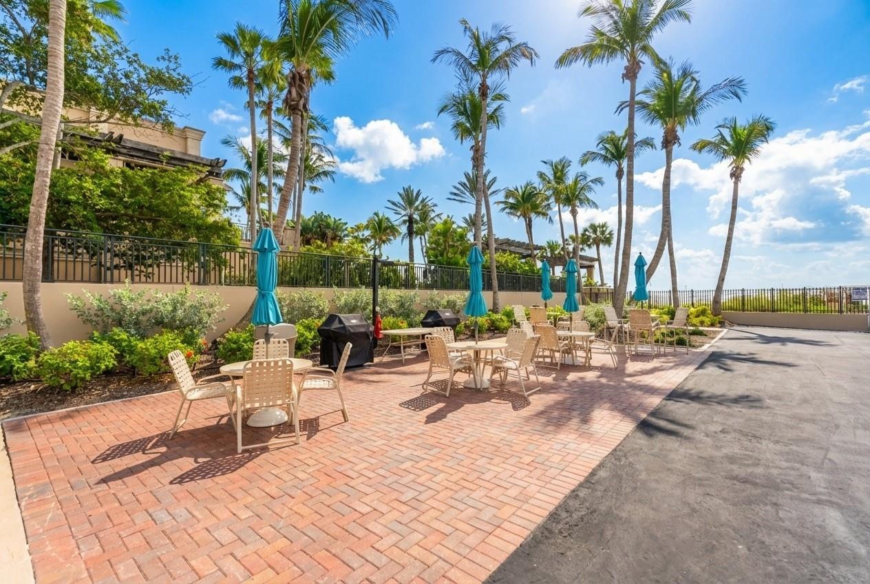 LIDO BEACH CLUB - Residential