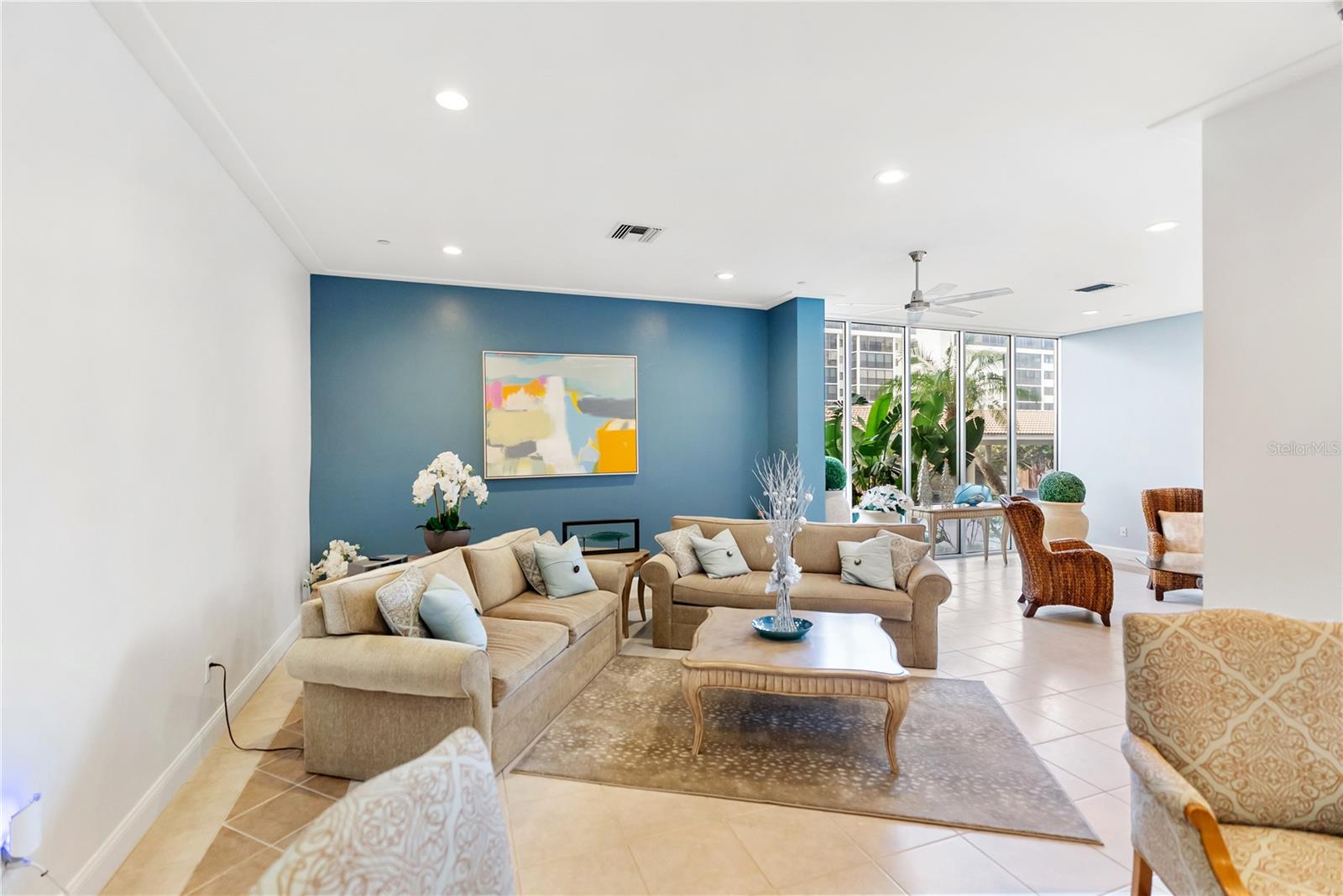 LIDO BEACH CLUB - Residential