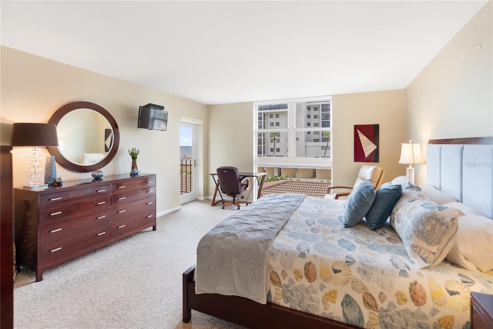 LIDO BEACH CLUB - Residential