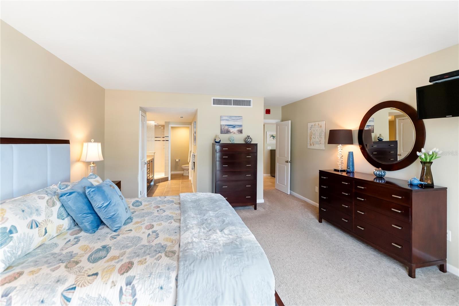 LIDO BEACH CLUB - Residential