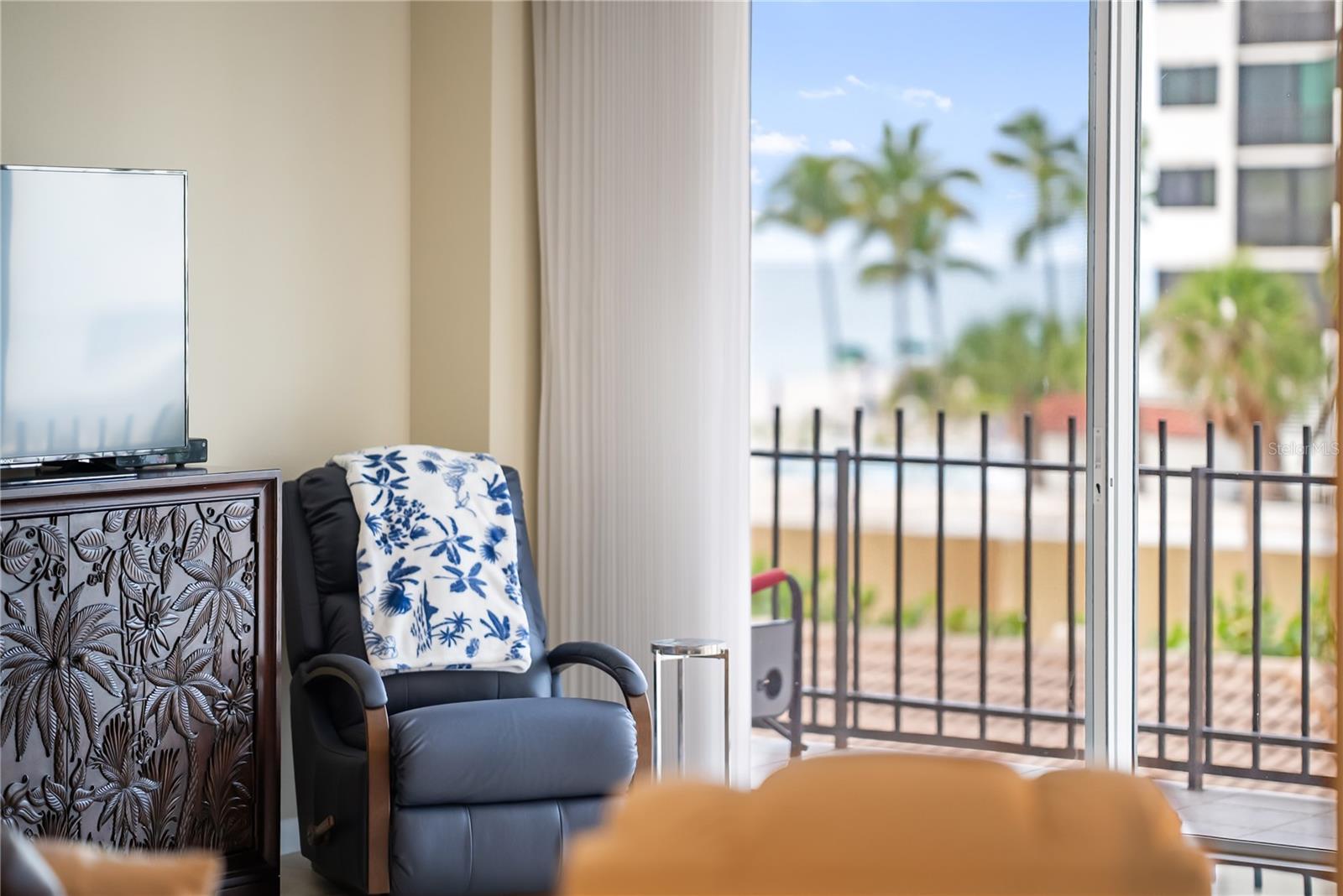 LIDO BEACH CLUB - Residential