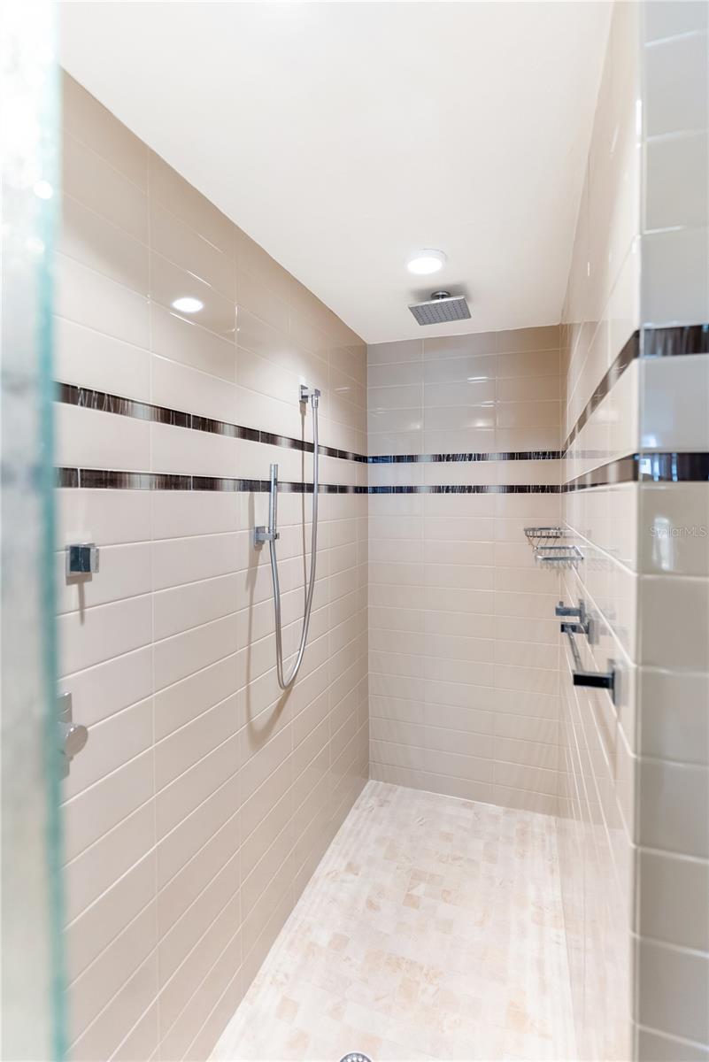 LIDO BEACH CLUB - Residential