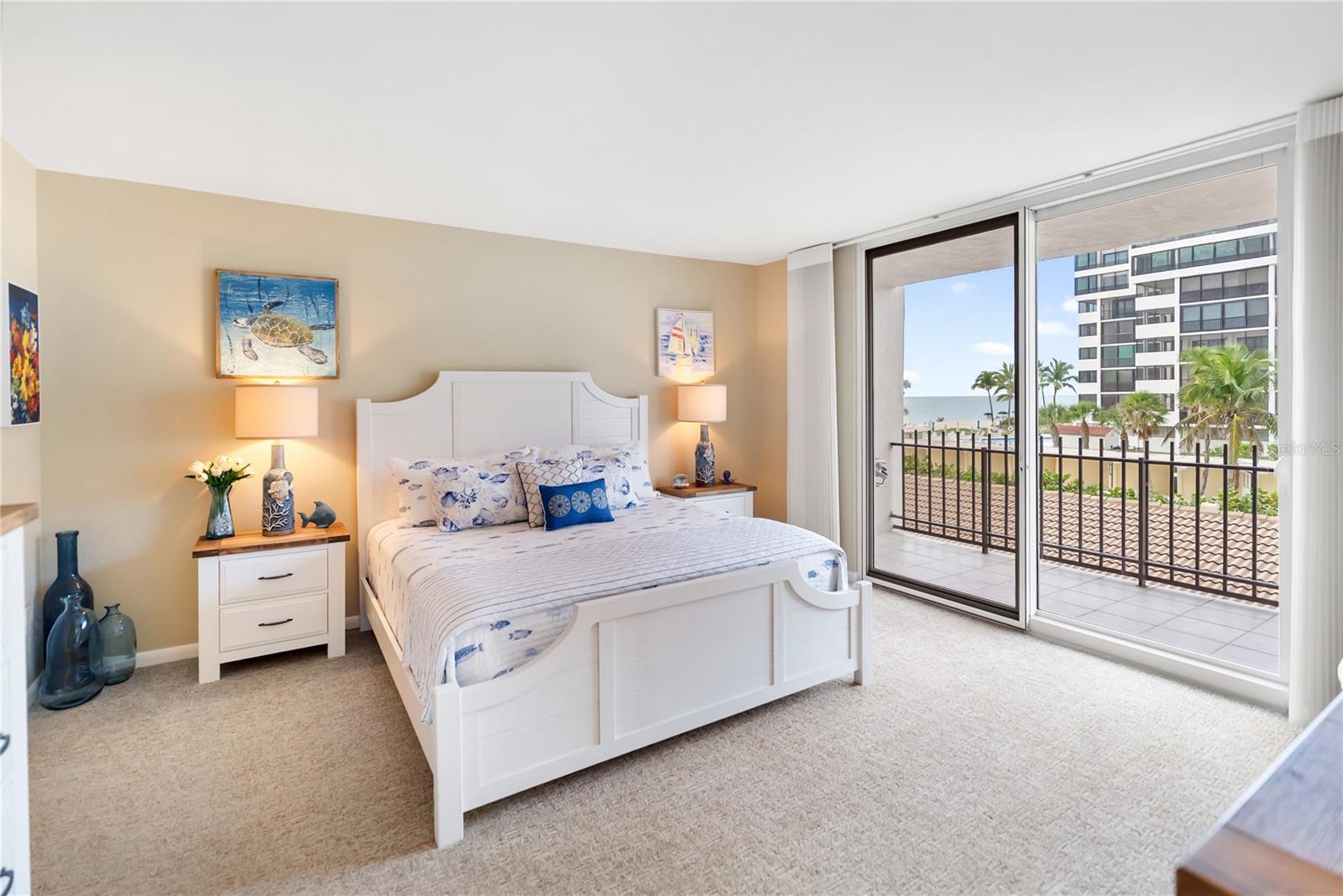 LIDO BEACH CLUB - Residential