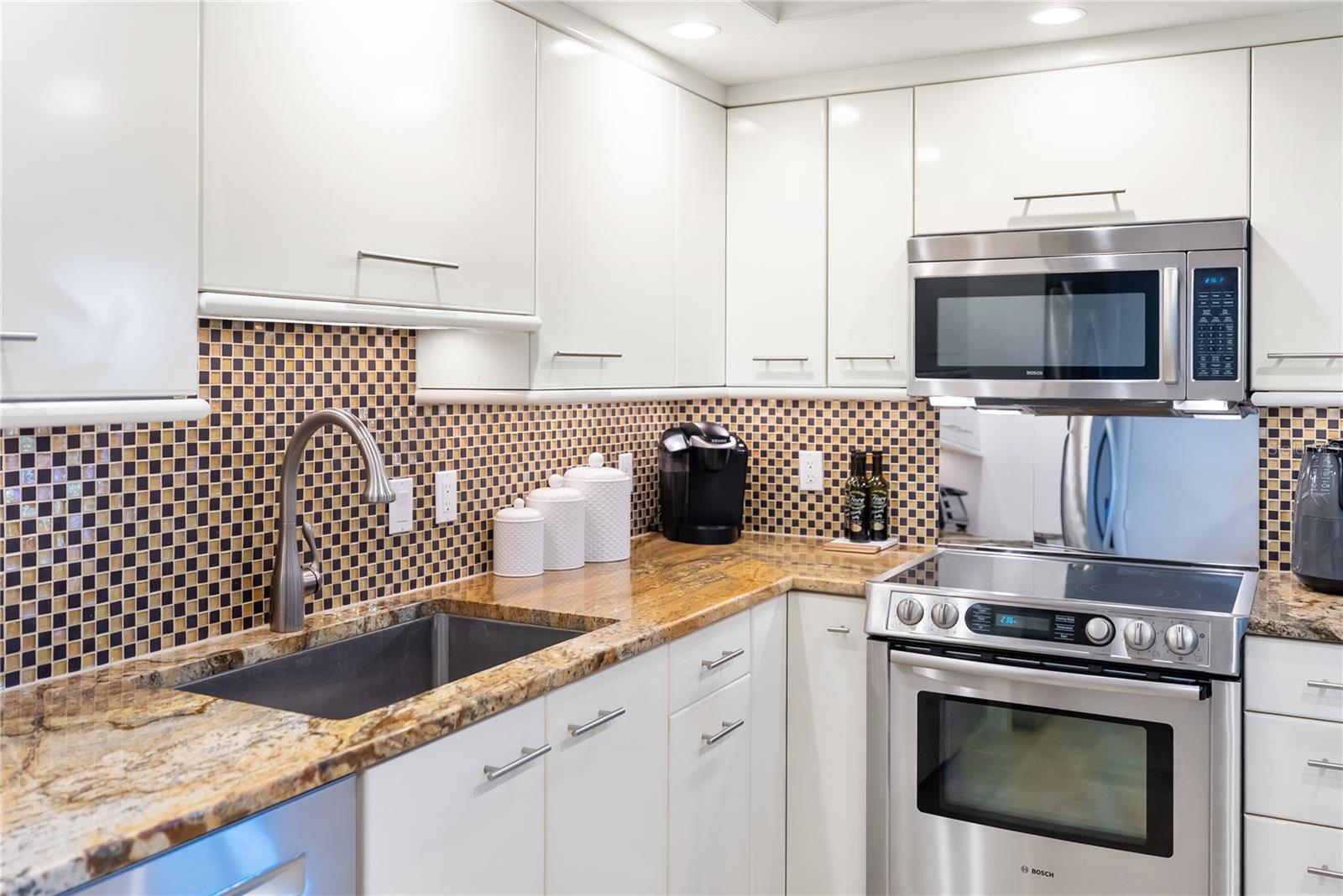 LIDO BEACH CLUB - Residential