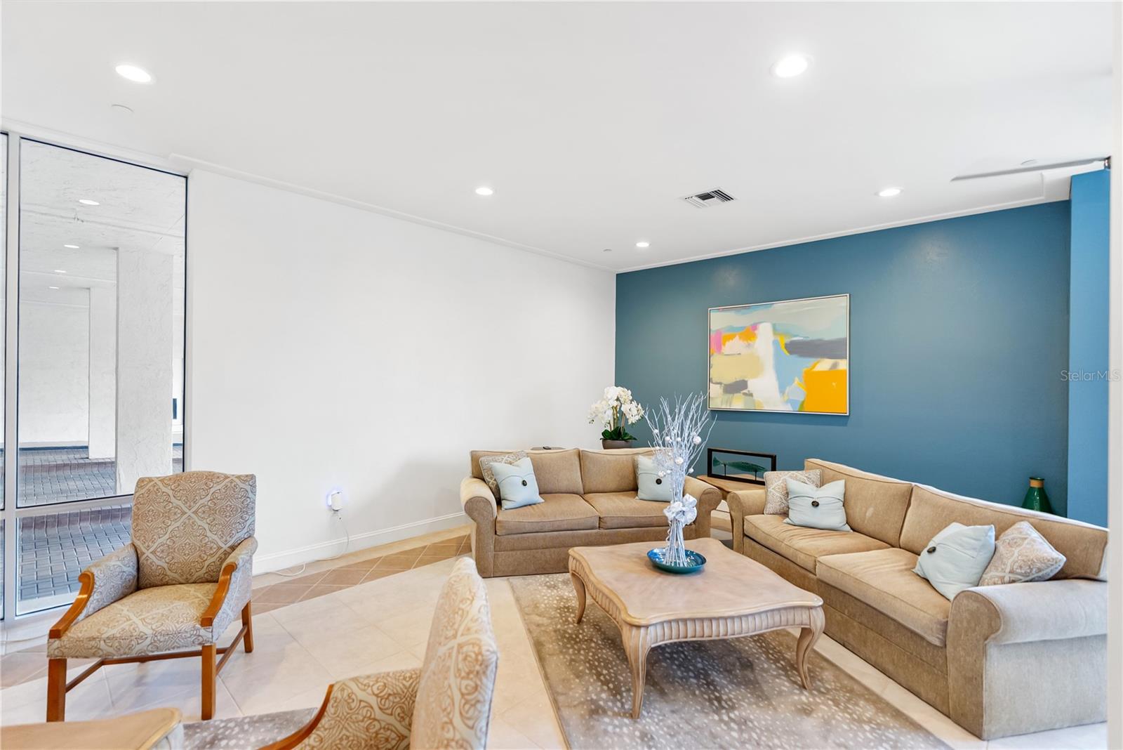 LIDO BEACH CLUB - Residential