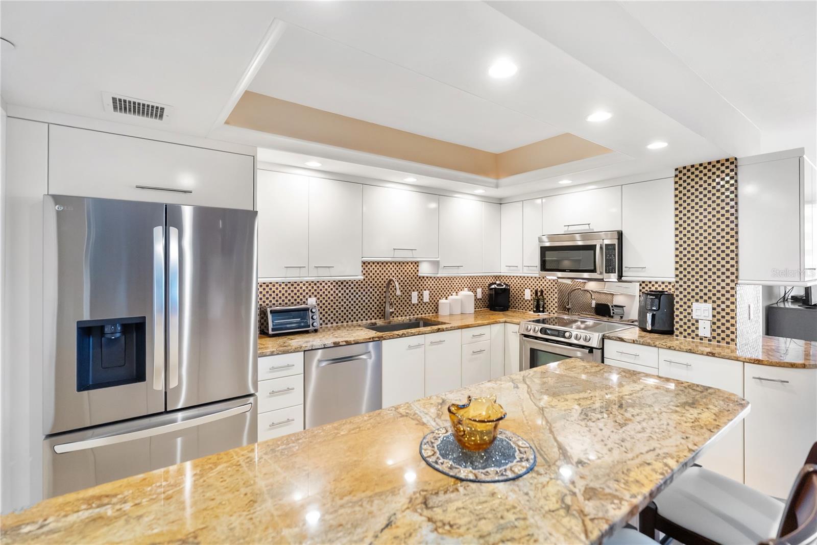 LIDO BEACH CLUB - Residential