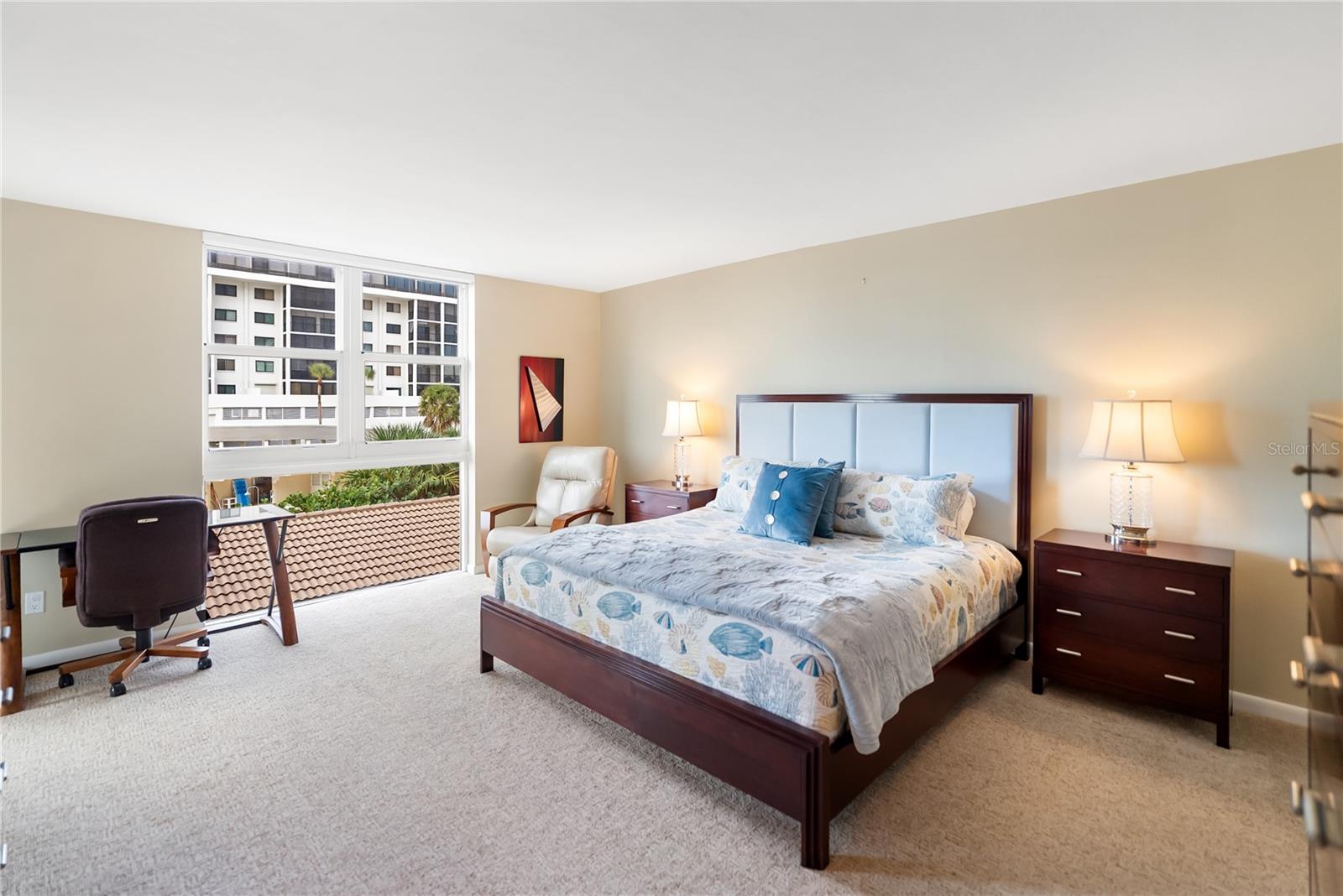 LIDO BEACH CLUB - Residential