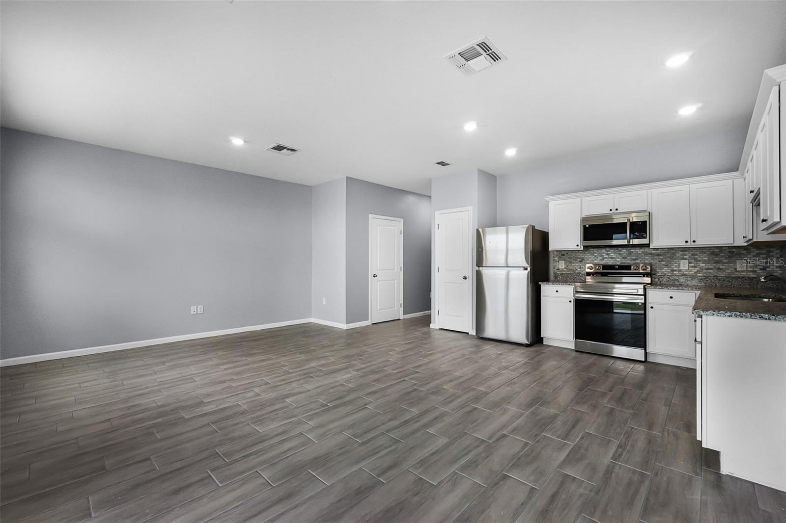 ASHFORD PLACE - Residential