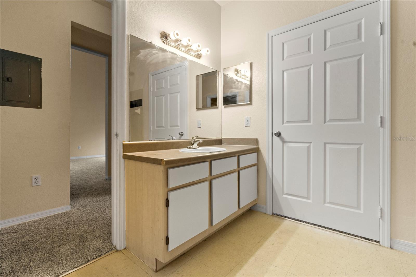 FOUNTAINS/METRO WEST - Residential