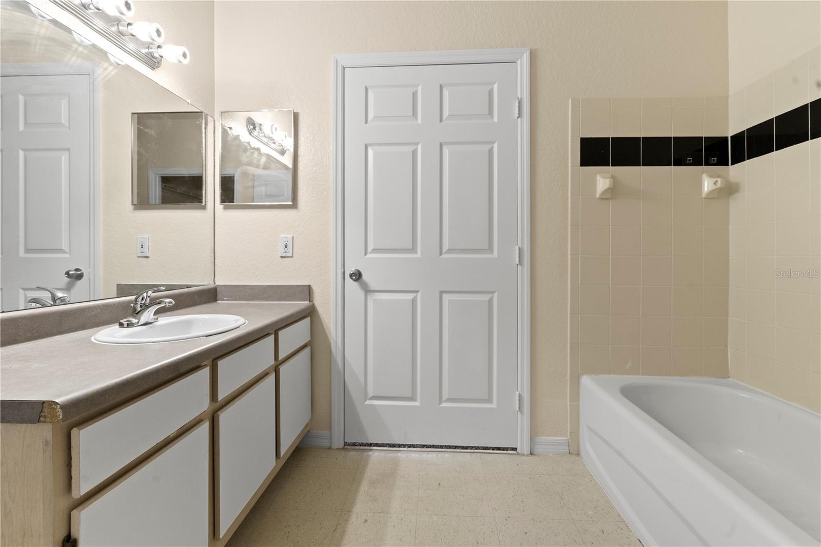 FOUNTAINS/METRO WEST - Residential