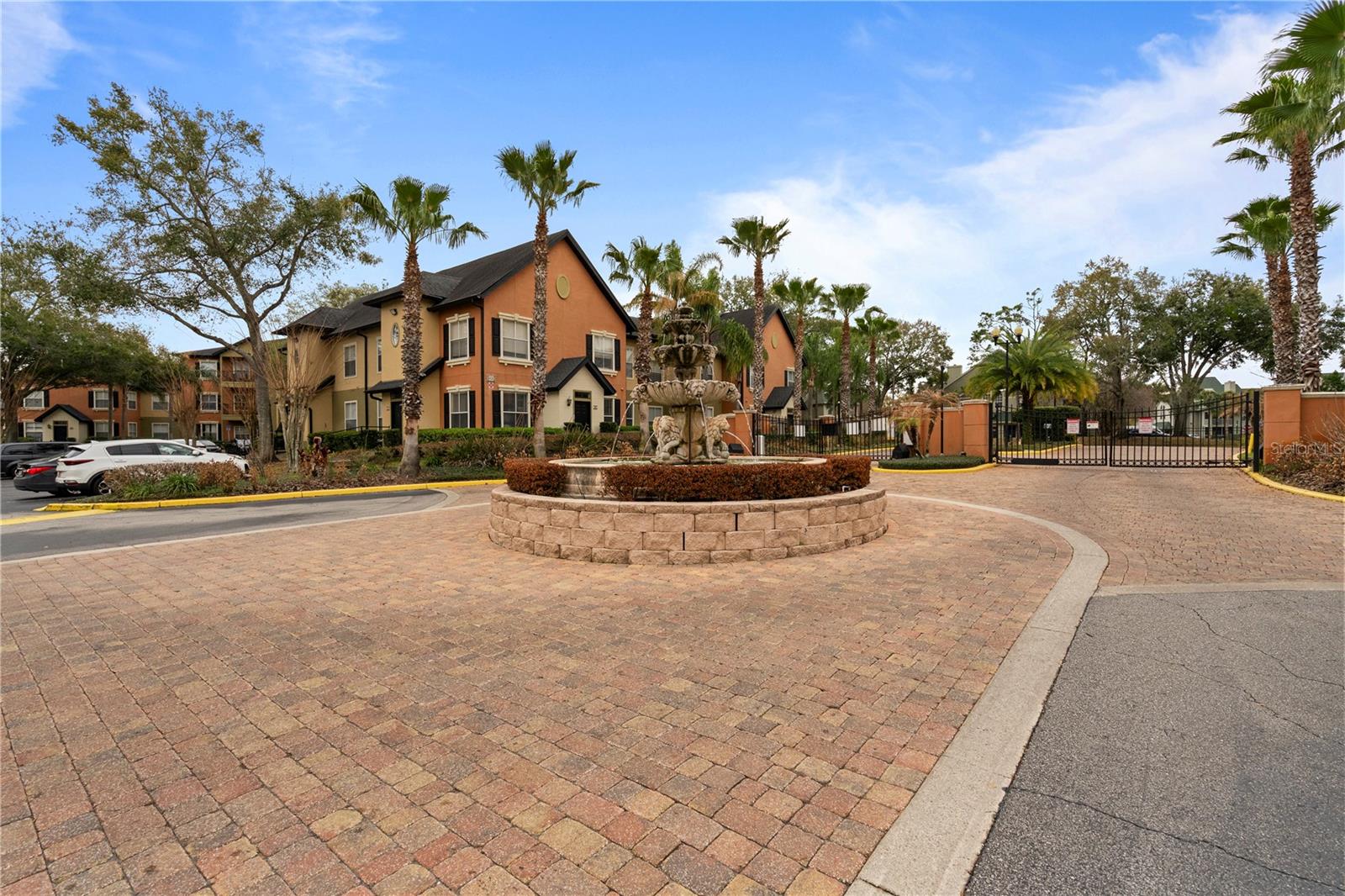 FOUNTAINS/METRO WEST - Residential