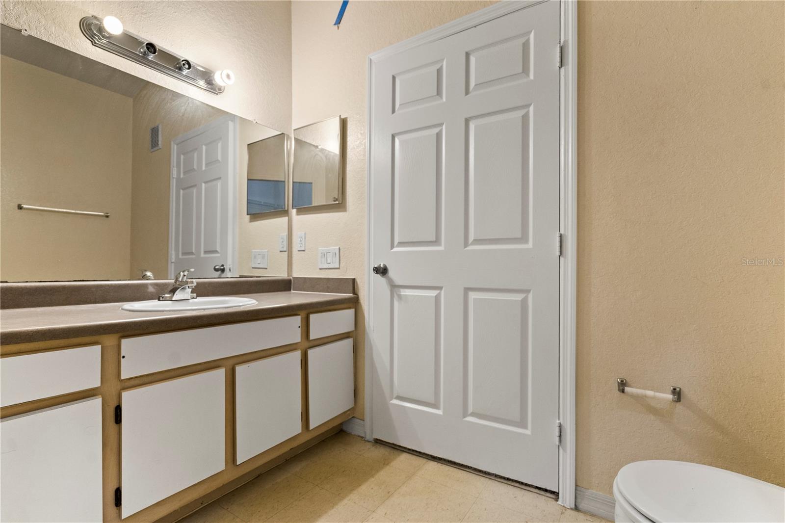 FOUNTAINS/METRO WEST - Residential