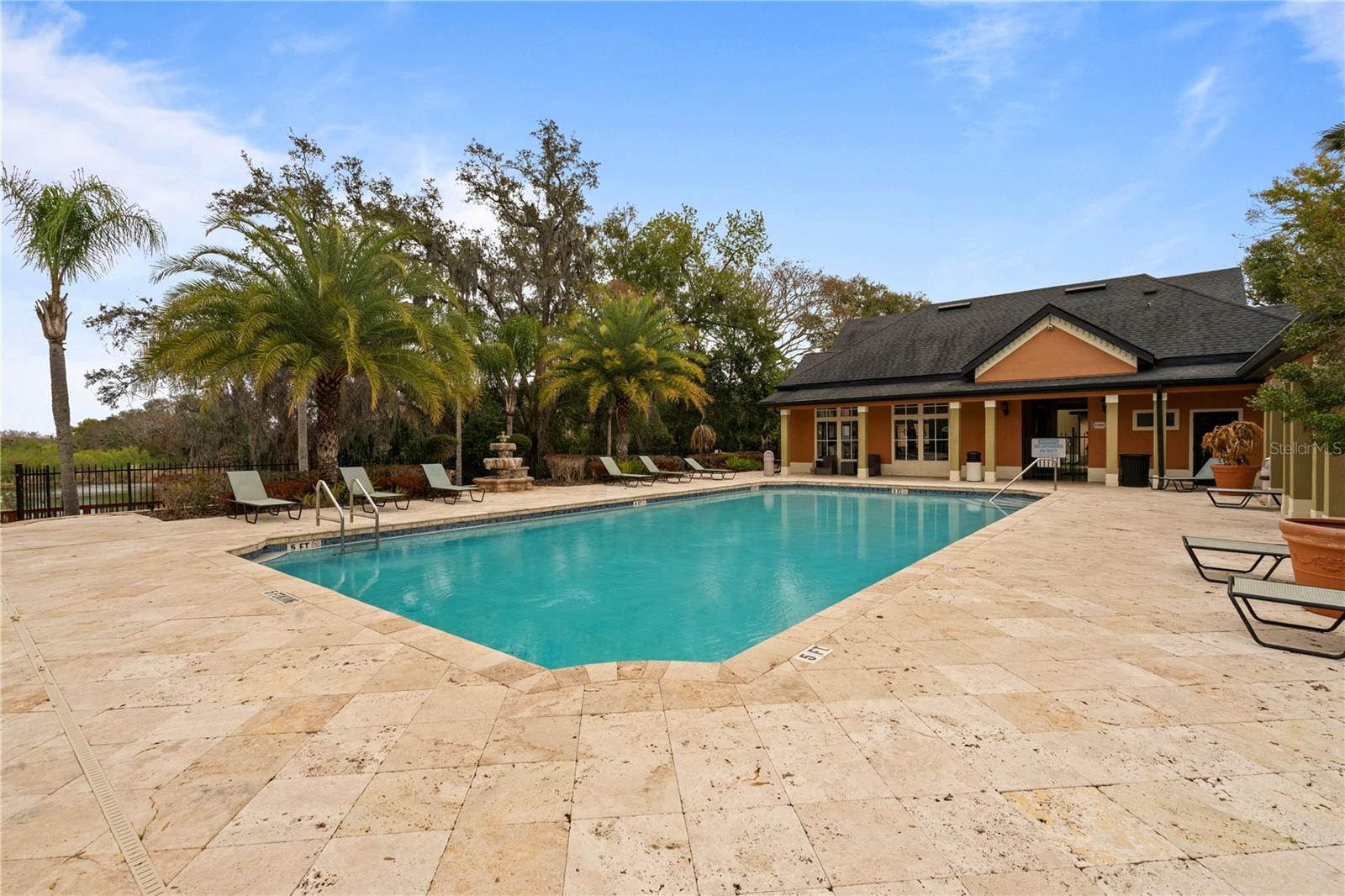 FOUNTAINS/METRO WEST - Residential