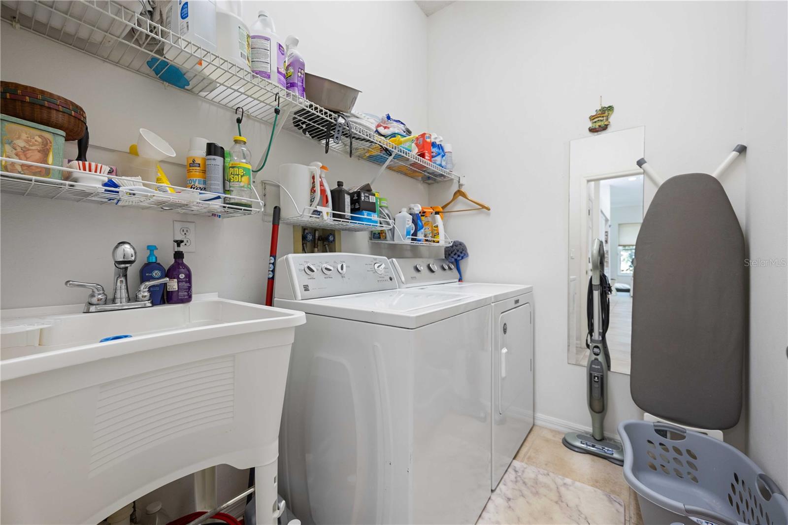 CHESTNUT CREEK MANORS - Residential