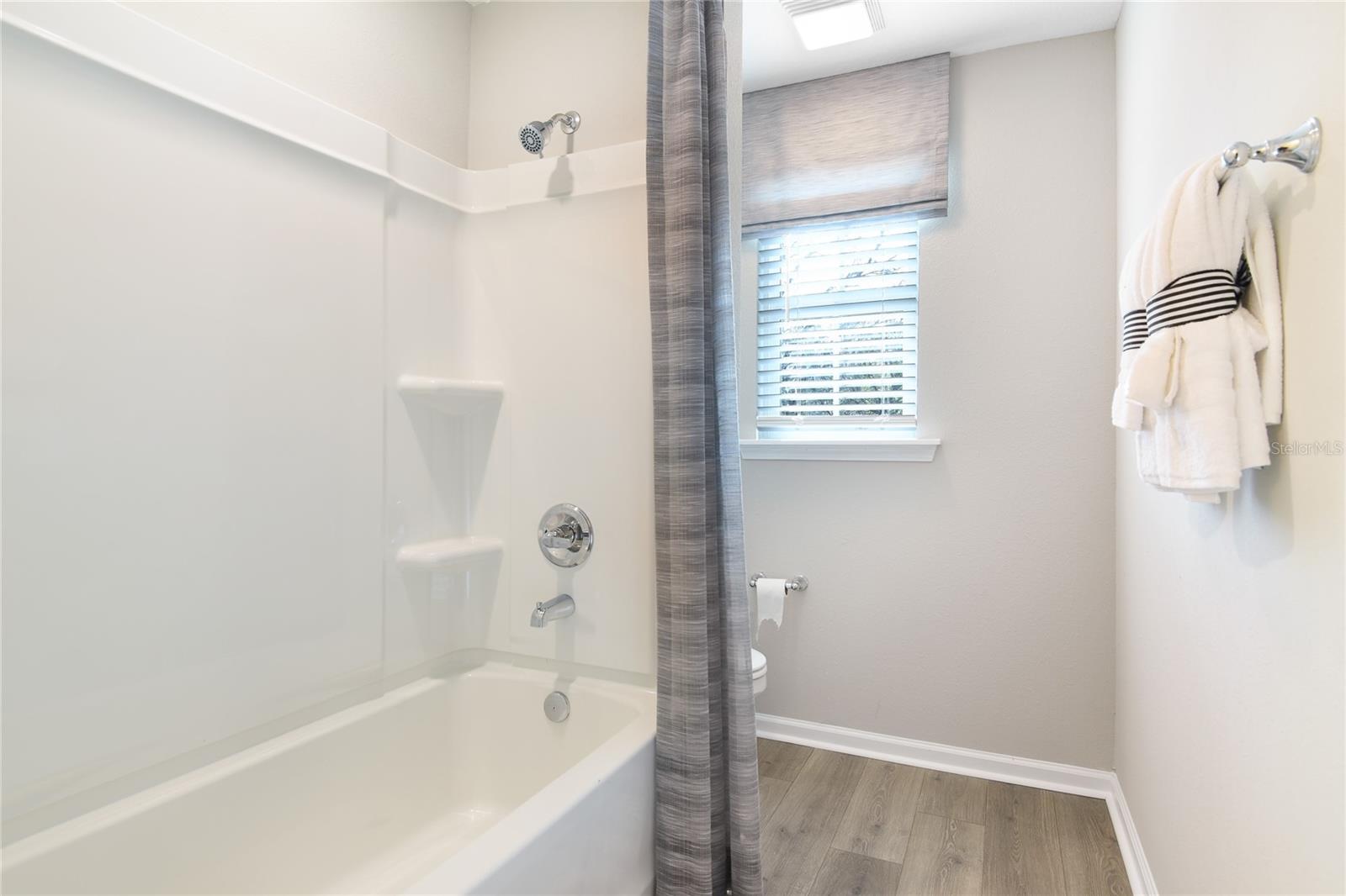SEASONS AT MAGNOLIA POINTE - Residential