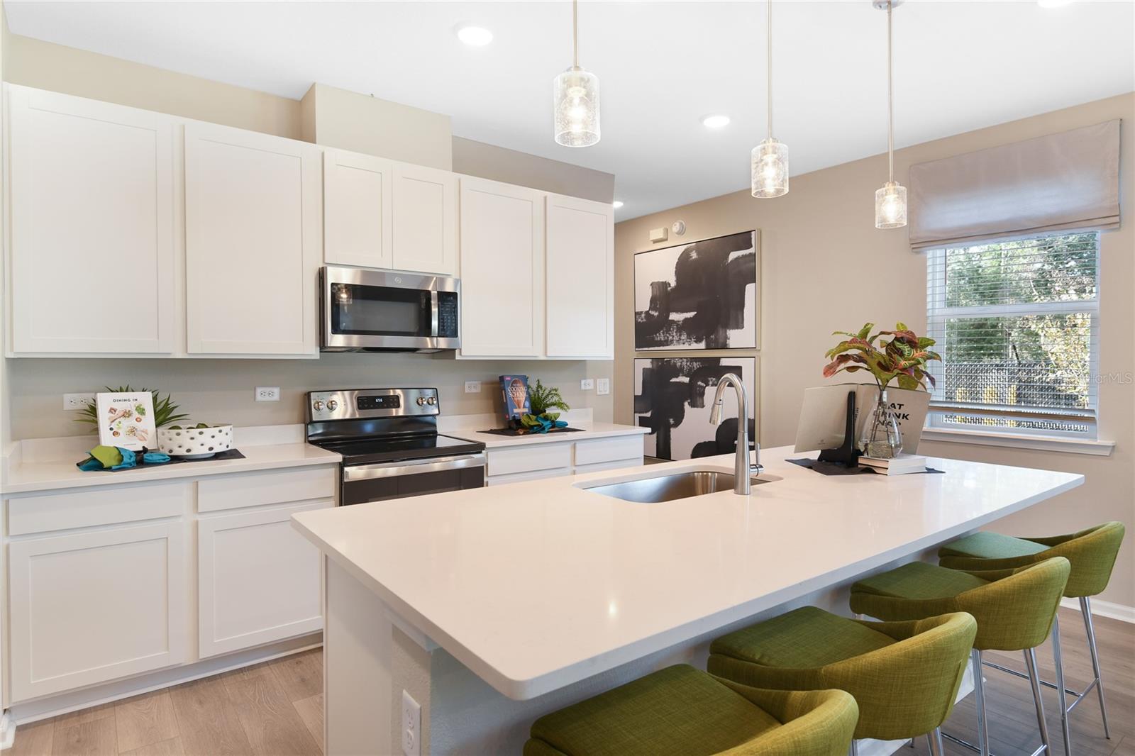 SEASONS AT MAGNOLIA POINTE - Residential