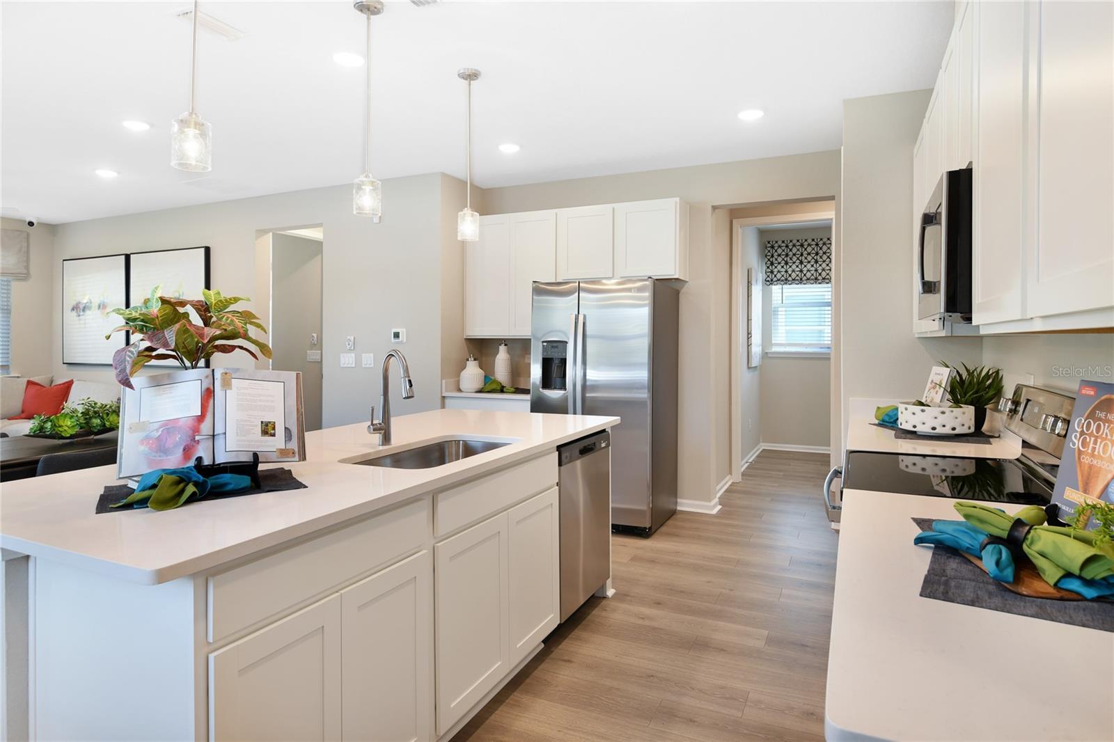 SEASONS AT MAGNOLIA POINTE - Residential