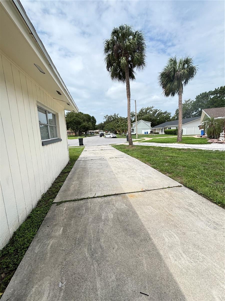 Photo of 8302 N Flintrock Court, Tampa, FL 33615 (MLS # A4696694)