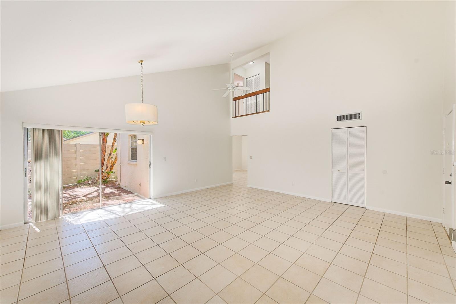 2581 FOREST RUN COURT