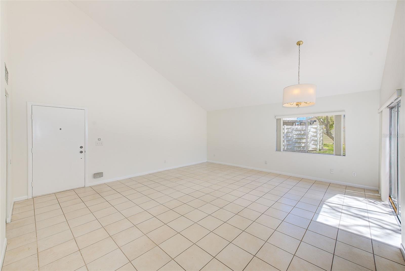 2581 FOREST RUN COURT