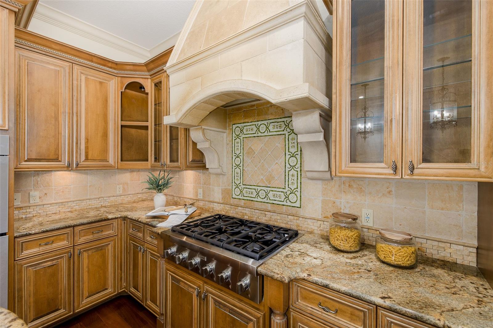 CHAMPIONS CLUB - Residential