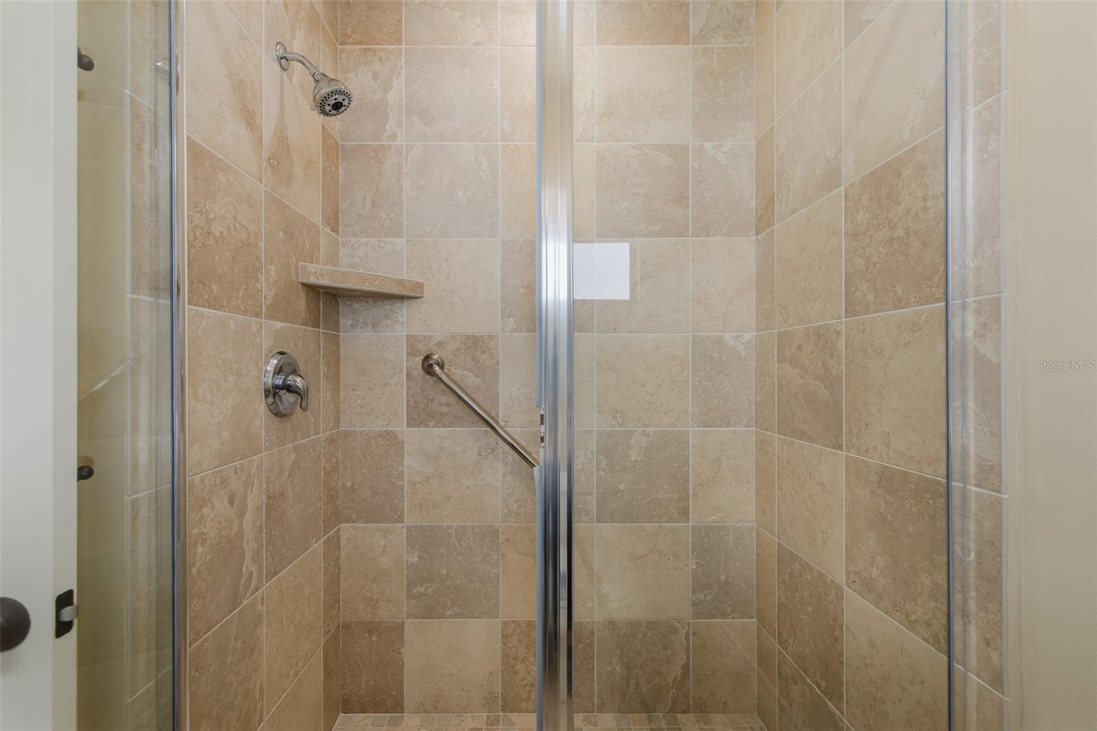 CHAMPIONS CLUB - Residential