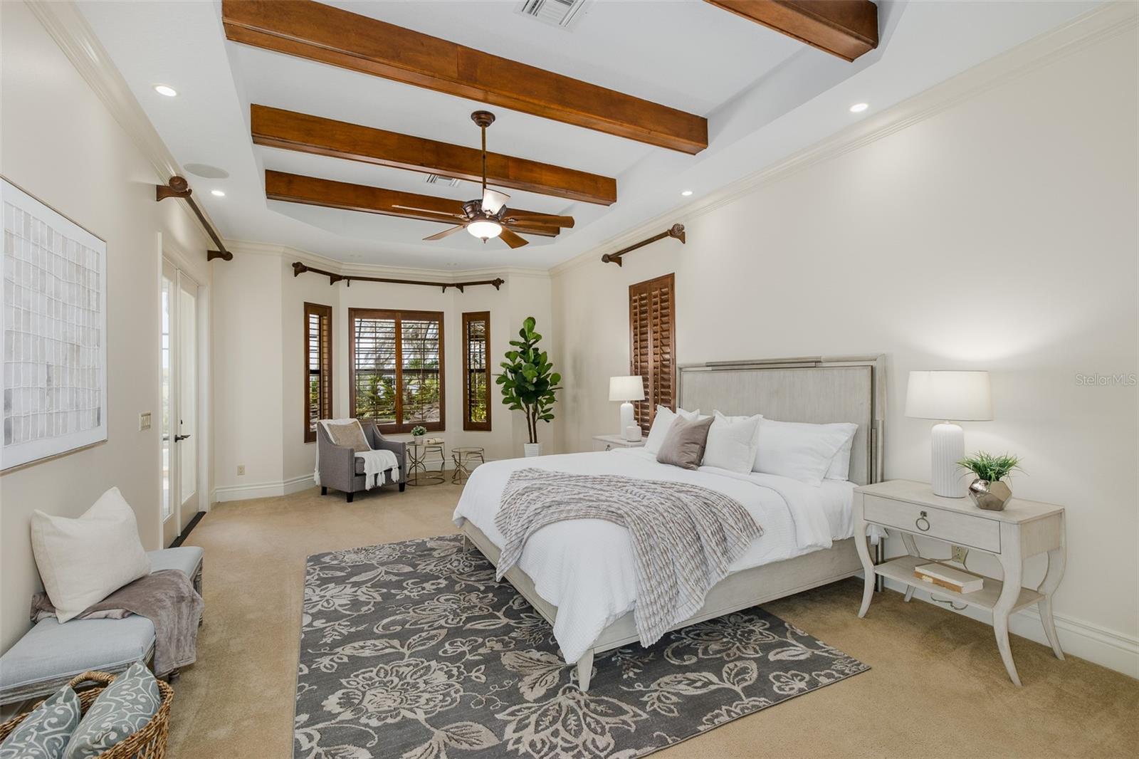 CHAMPIONS CLUB - Residential