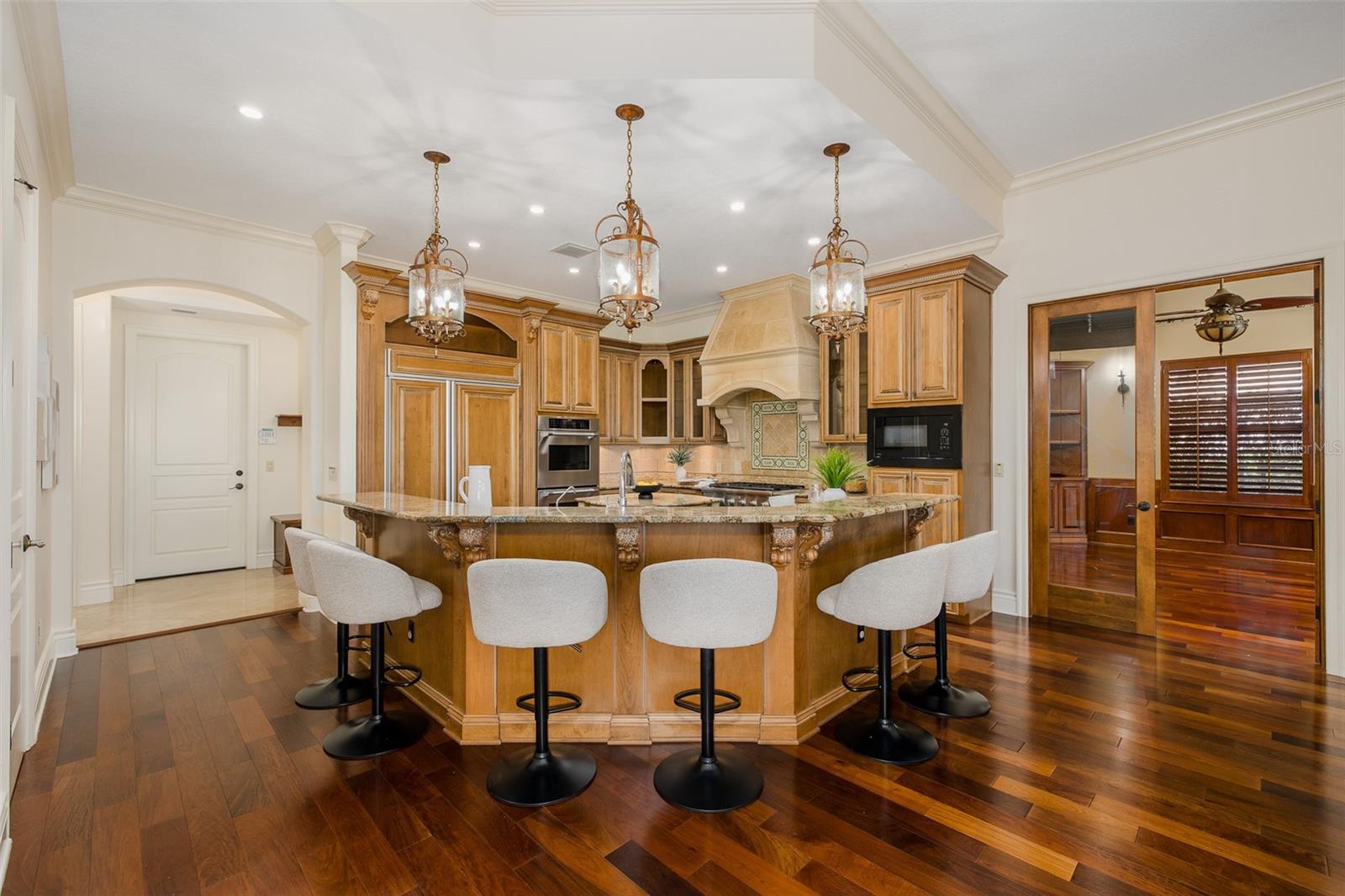 CHAMPIONS CLUB - Residential