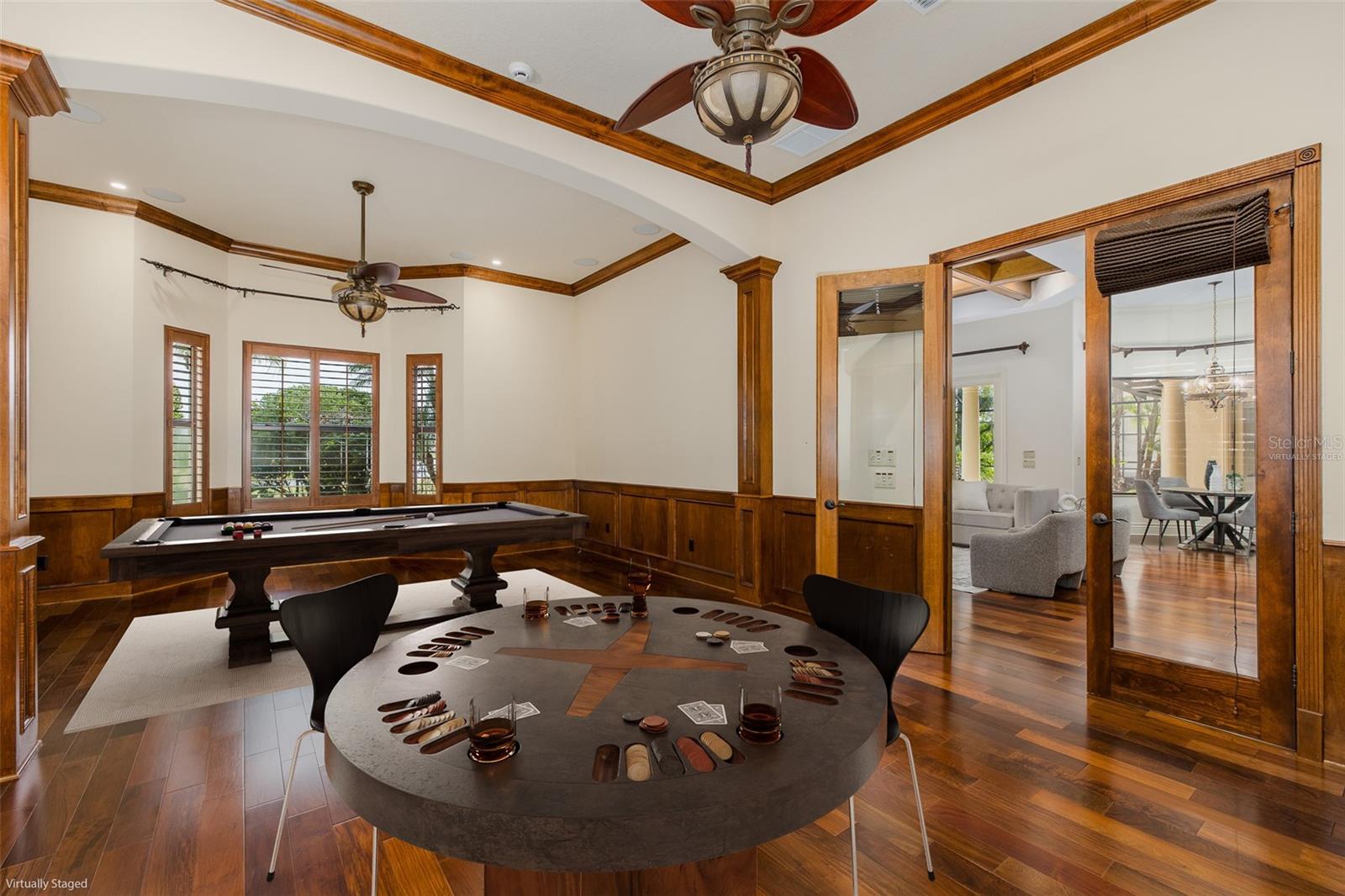 CHAMPIONS CLUB - Residential