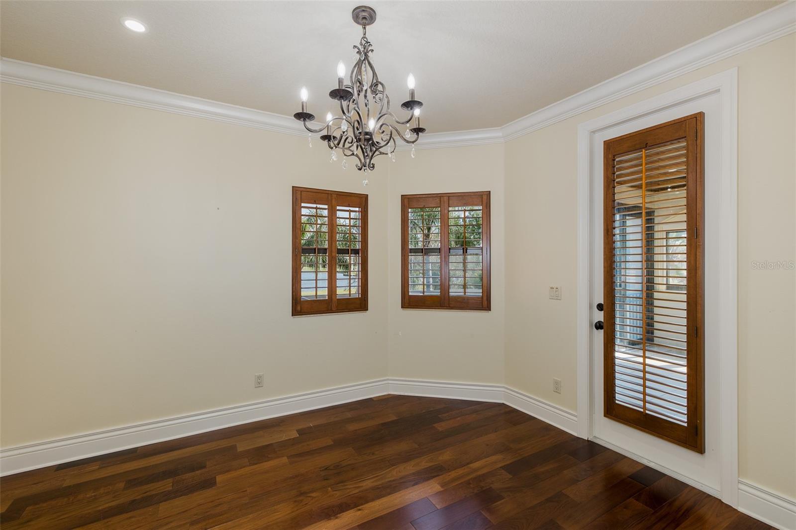 CHAMPIONS CLUB - Residential