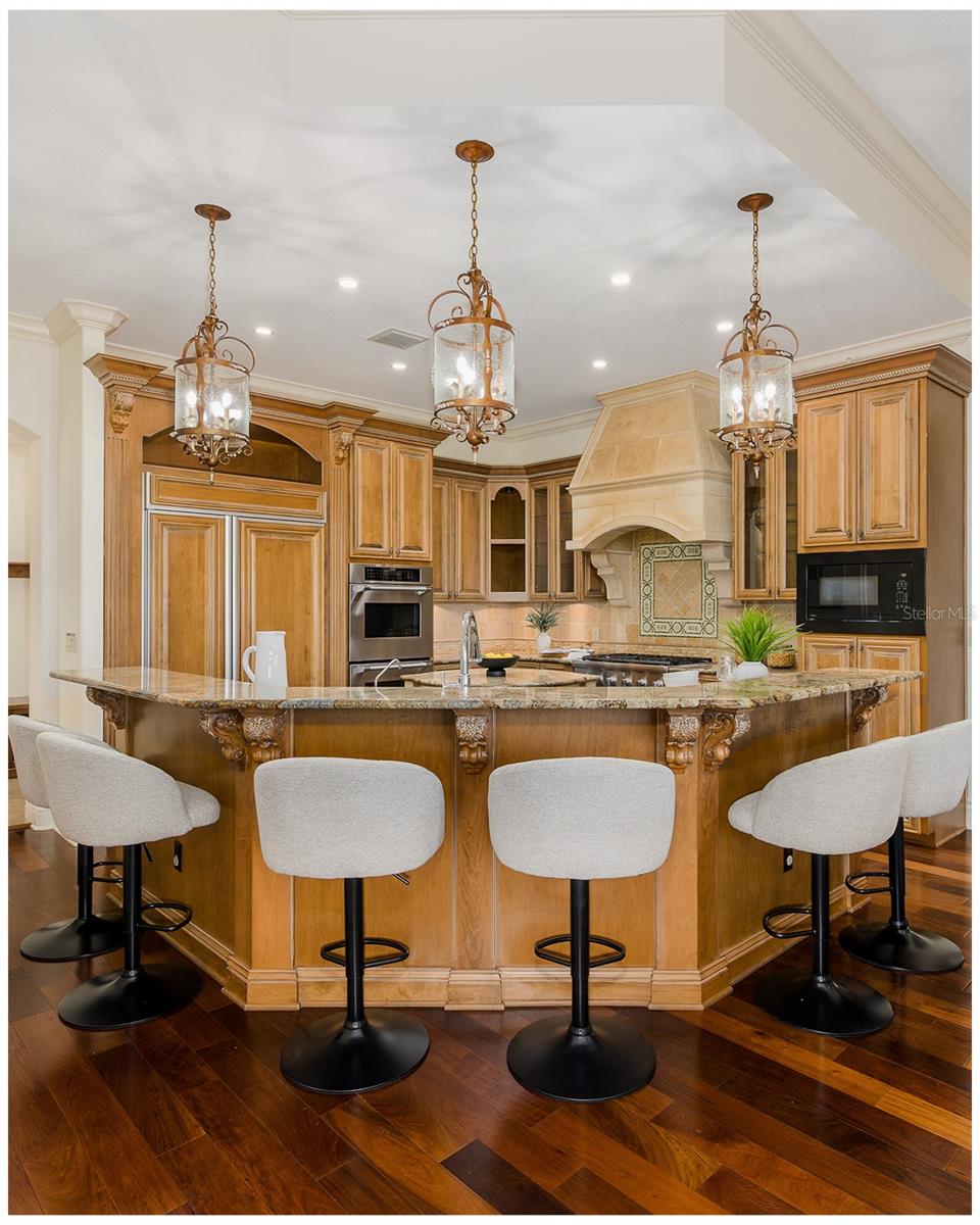 CHAMPIONS CLUB - Residential