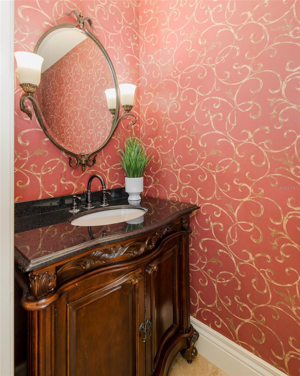 CHAMPIONS CLUB - Residential