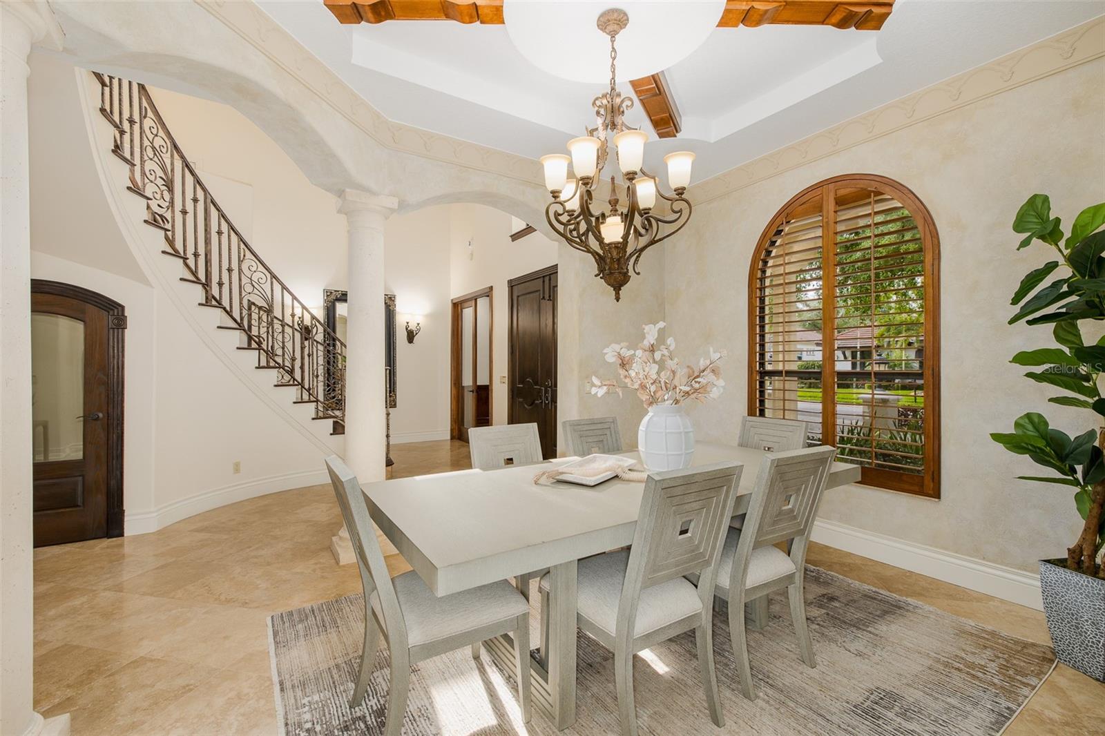 CHAMPIONS CLUB - Residential